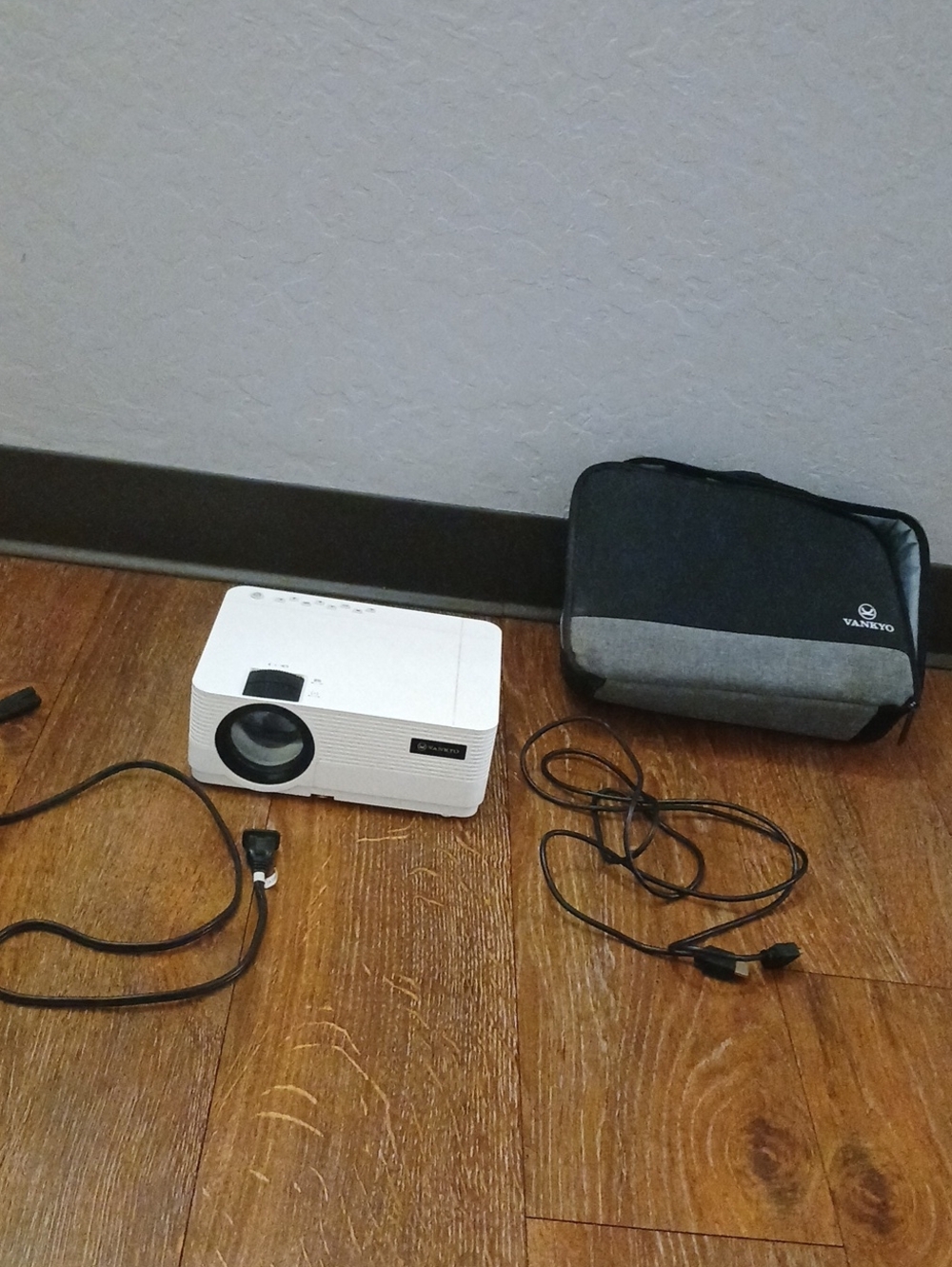Vankyo Leisure 470 Pro Mini Projector